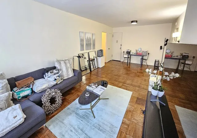 3rd image of 150 E 61St St #2-D, New York, NY 10065 | MLS# RLS20046935