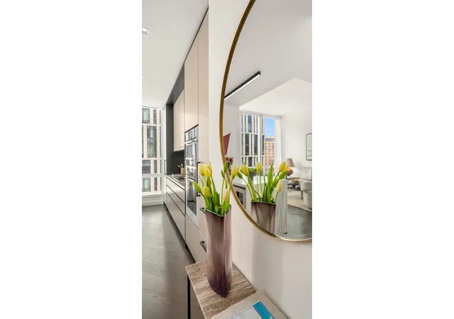 Photo 4 of Sale Pending at 111 Murray St #10A, New York City, NY 10007 | MLS# RLS20047026 | Listing updated on 2026-08-29