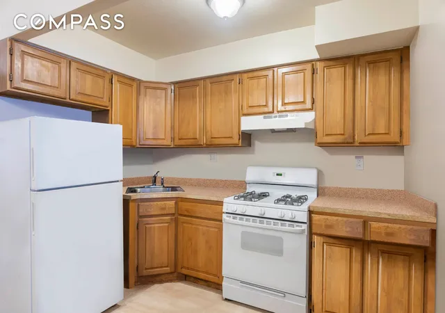3rd image of 4204 Oneida Ave, New York City, NY 10470 | MLS# RLS20047193