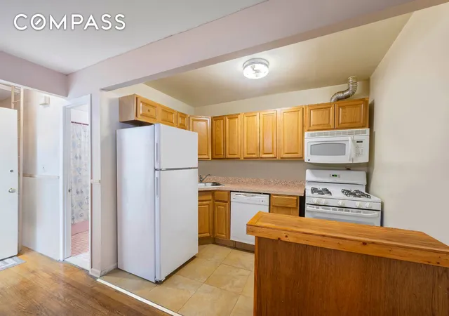 5th image of 4204 Oneida Ave, New York City, NY 10470 | MLS# RLS20047193