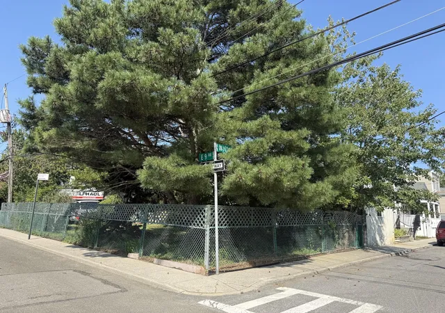 Photo 3 of Sale Pending at 815 Walton Rd, New York City, NY 11693 | MLS# RLS20047235 | Listing updated on 2026-07-30