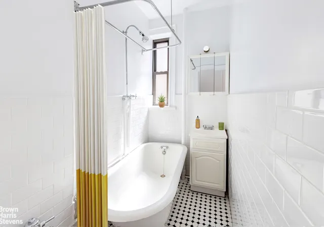Listing Photo 4 - Condo for sale in building located at 137 W 12Th St, New York City, NY 10011 - Unit #51