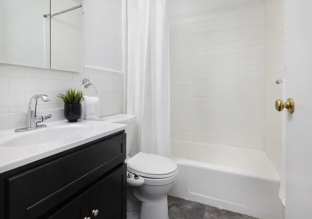 Photo 4 of Sale Pending at 2025 Broadway #5C, New York, NY 10023 | MLS# RLS20047811 | Listing updated on 2026-07-30
