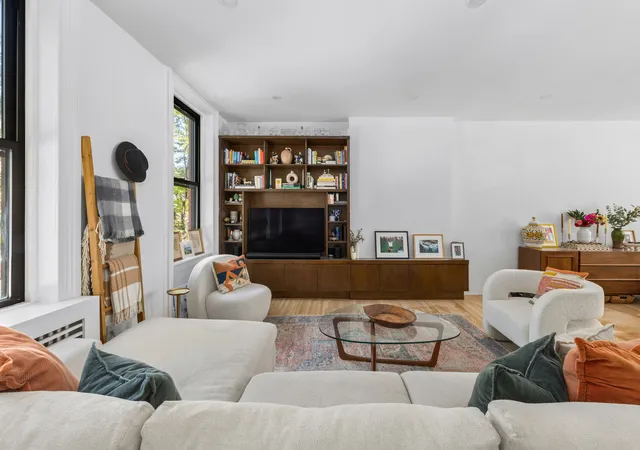 Photo 3 of House for sale at 323 5Th Ave, Brooklyn, NY 11215 | MLS# RLS20047909 | Listing updated on 2025-12-15