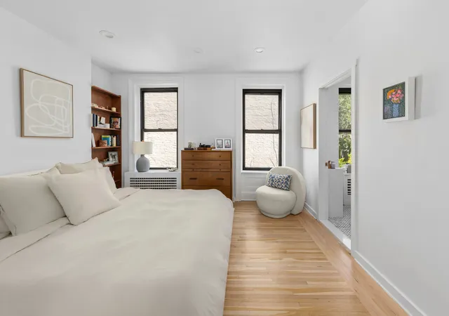 Photo 4 of House for sale at 323 5Th Ave, Brooklyn, NY 11215 | MLS# RLS20047909 | Listing updated on 2025-12-15