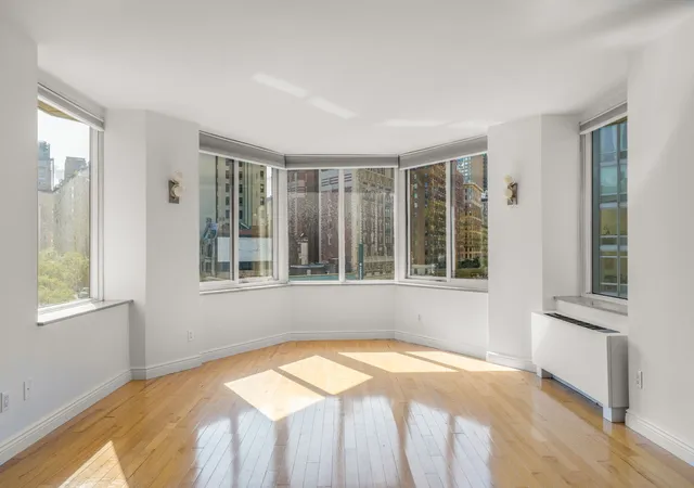 2nd image of 201 W 72Nd St, New York City, NY 10023