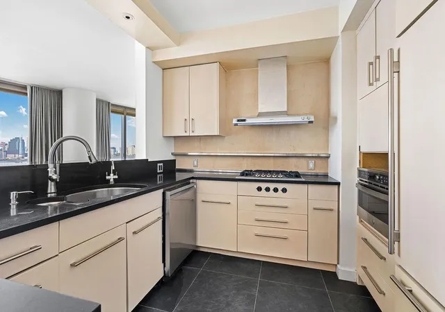 Photo 3 of Condo for sale at 10 Little W St #16-A, New York City, NY 10004 | MLS# RLS20048105 | Listing updated on 2026-03-18