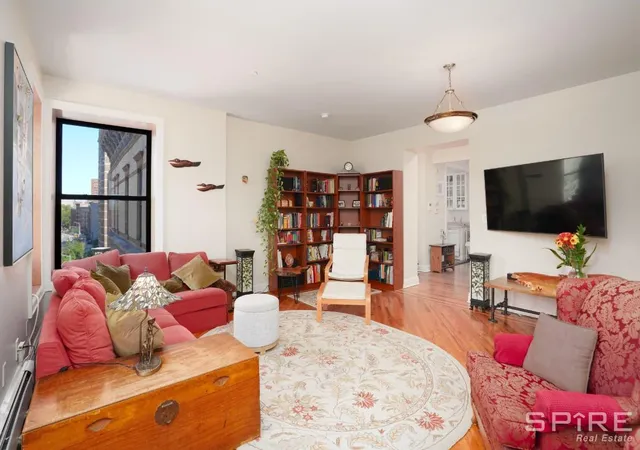 Photo 3 of Condo for sale at 370 St Nicholas Ave #5B, New York City, NY 10027 | MLS# RLS20048125 | Listing updated on 2025-10-10