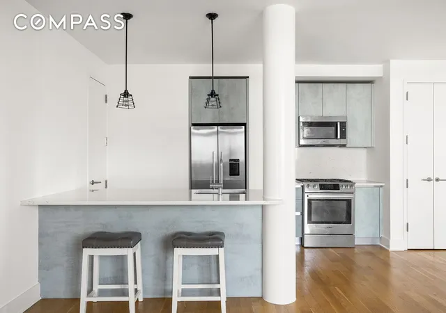 Listing Photo 5 - Condo for sale in building located at 21-10 44Th Dr, New York, NY 11101 - Unit #PHA