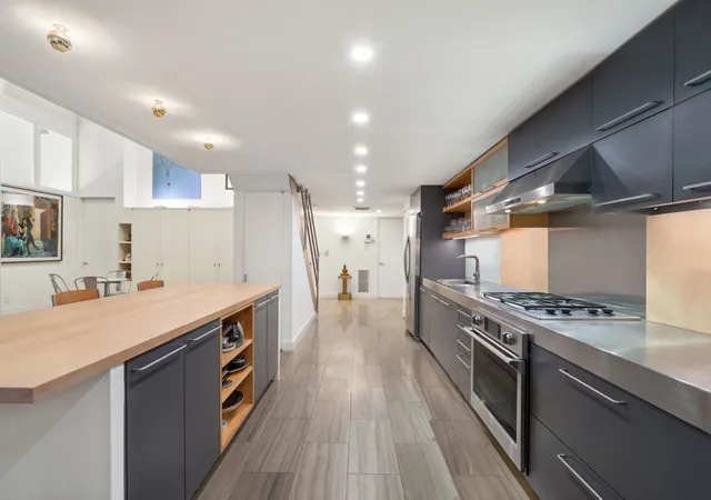Photo 2 of Condo for sale at 142 Duane St #2B, New York, NY 10013 | MLS# RLS20048407 | Listing updated on 2025-10-08