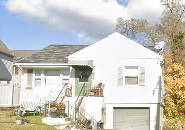 1st image of 5975 Amboy Rd, Staten Island, NY 10309 | MLS# RLS20048463