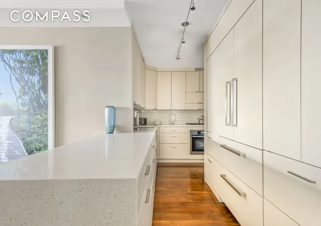 3rd image of 165 W 66Th St #18D, New York City, NY 10023 | MLS# RLS20048494