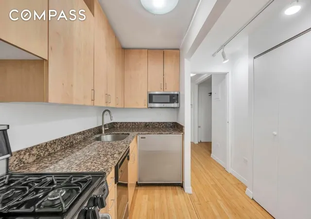 Photo 4 of House for sale at 222 W 14Th St #3L, New York, NY 10011 | MLS# RLS20048505 | Listing updated on 2026-02-16