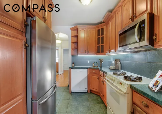 Photo 3 of Sale Pending at 233 Battery Ave, New York City, NY 11209 | MLS# RLS20048725 | Listing updated on 2026-09-01
