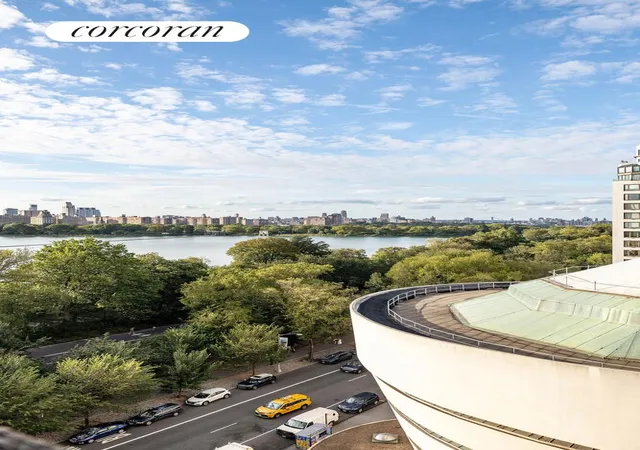 Listing Photo 5 - Condo for sale in building located at 2 E 88Th St, New York City, NY 10128 - Unit #10
