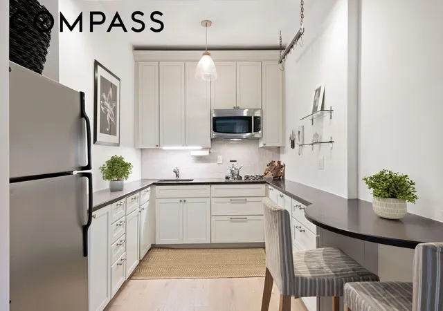 Photo 3 of Sale Pending at 201 E 21st Street #12M, New York City, NY 10010 | MLS# RLS20049027 | Listing updated on 2026-07-30