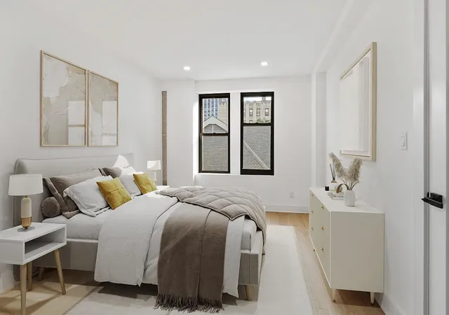 2nd image of 78-86 Thayer St, New York City, NY 10040