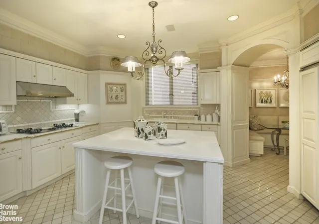 Listing Photo 4 - Condo for sale in 960 Park Avenue located at 960 Park Ave, New York, NY 10028 - Unit #2NDFLE