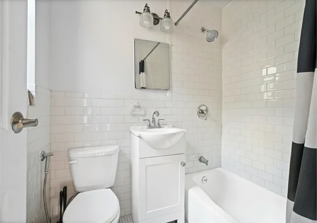 Homes for sale in New York City, NY | 160 E 91St St #7B, New York City, NY 10128 | MLS# RLS20049229