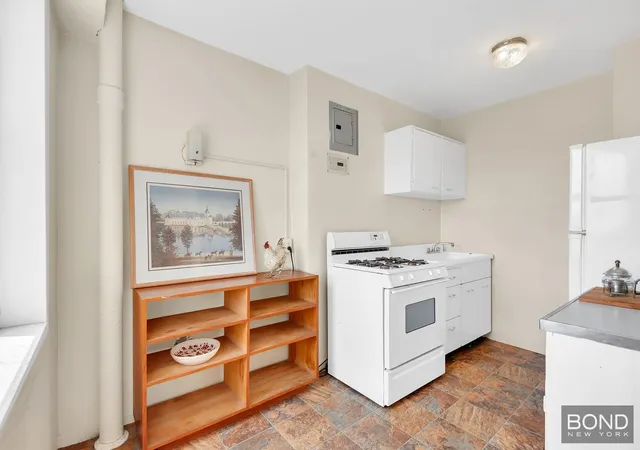 Photo 3 of Sale Pending at 549 W 123rd Street #18E, New York, NY 10027 | MLS# RLS20049268 | Listing updated on 2025-11-26