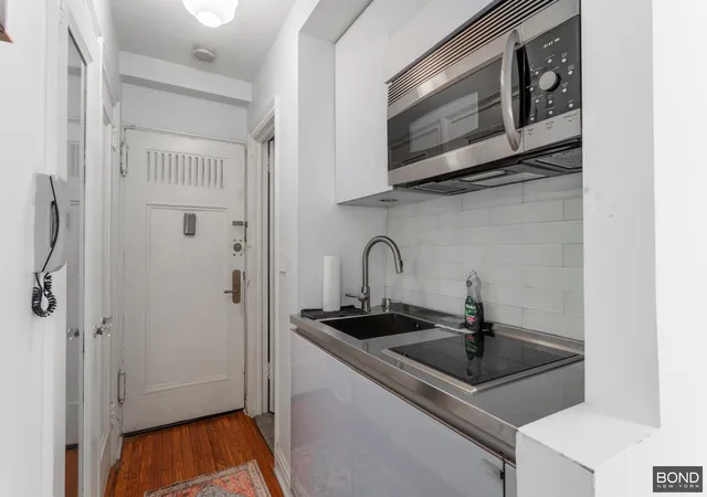 Homes for sale in New York City, NY | 25 Tudor City Pl #615, New York City, NY 10017 | MLS# RLS20049447