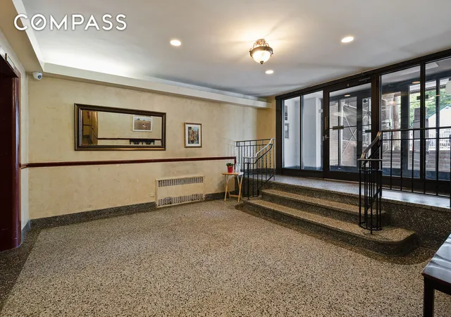 2nd image of 205 E 238Th St, New York City, NY 10470