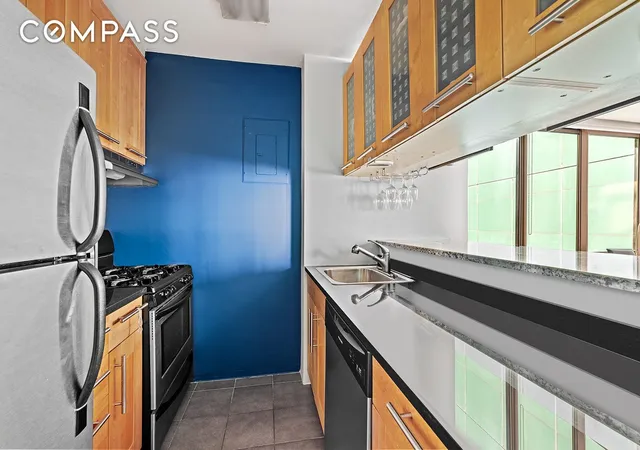 Photo 3 of House for sale at 235 E 40Th St #27D, New York, NY 10016 | MLS# RLS20049537 | Listing updated on 2026-02-04