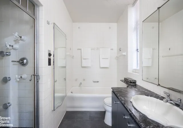 Photo 3 of House for sale at 211 Central Park W #3K, New York, NY 10024 | MLS# RLS20049576 | Listing updated on 2026-05-20