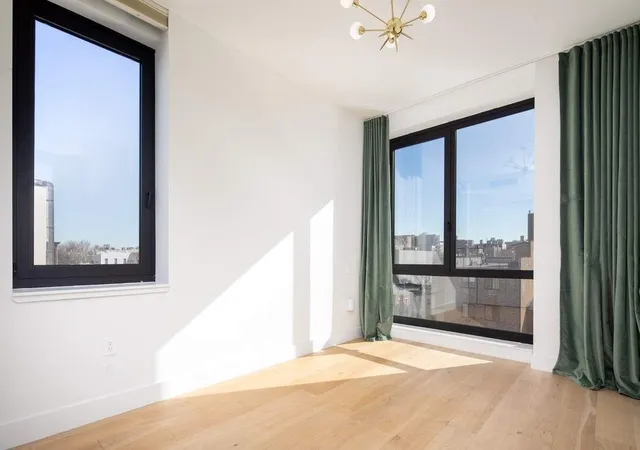 Listing Photo 5 - Condo for sale in building located at 550 Metropolitan Ave, New York City, NY 11211 - Unit #PHA
