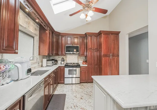 Photo 4 of Sale Pending at 100 Marisa Cir, New York City, NY 10309 | MLS# RLS20049672 | Listing updated on 2026-07-30