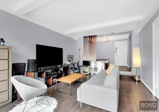 1st image of 10 Park Ave, New York, NY 10016