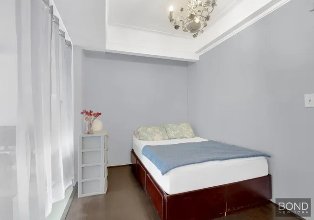 4th image of 10 Park Ave, New York, NY 10016