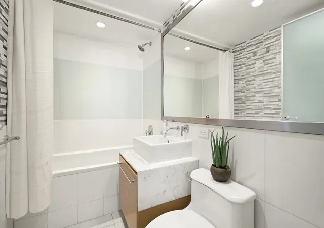 Listing Photo 5 - Condo for sale in building located at 100 W 39Th St, New York, NY 10018 - Unit #43J