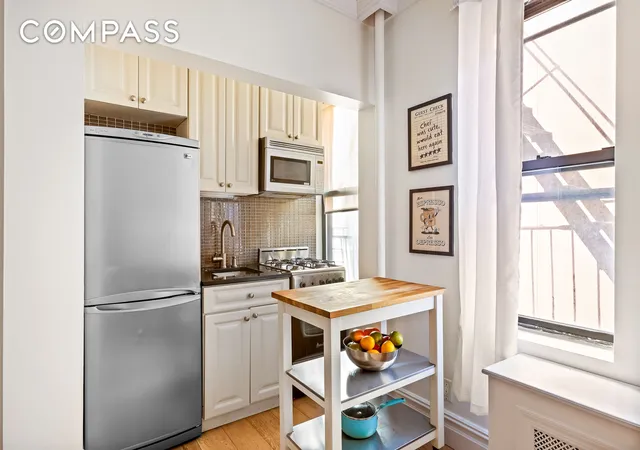 Photo 3 of Sale Pending at 170 E 94th Street #3D, New York City, NY 10128 | MLS# RLS20049526 | Listing updated on 2026-08-05
