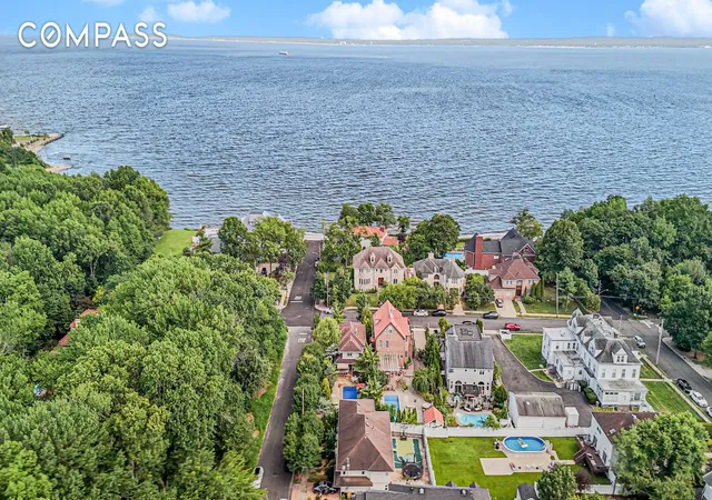 38th image of 165 Swaim Ave, Staten Island, NY 10312 | MLS# RLS20050063