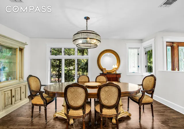 Photo 3 of Mansion for sale at 165 Swaim Ave, Staten Island, NY 10312 | MLS# RLS20050063 | Listing updated on 2026-01-02