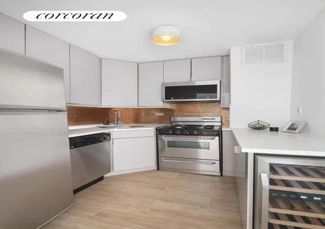 4th image of 153 E 57Th St #10F, New York City, NY 10022 | MLS# RLS20050223