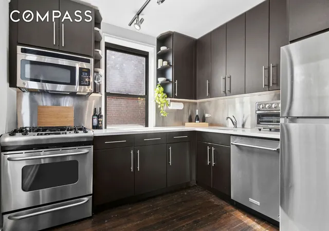 2nd image of 9511 Shore Rd #606, New York City, NY 11209 | MLS# RLS20050246