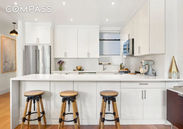 3rd image of 364 W 121St St, New York City, NY 10027