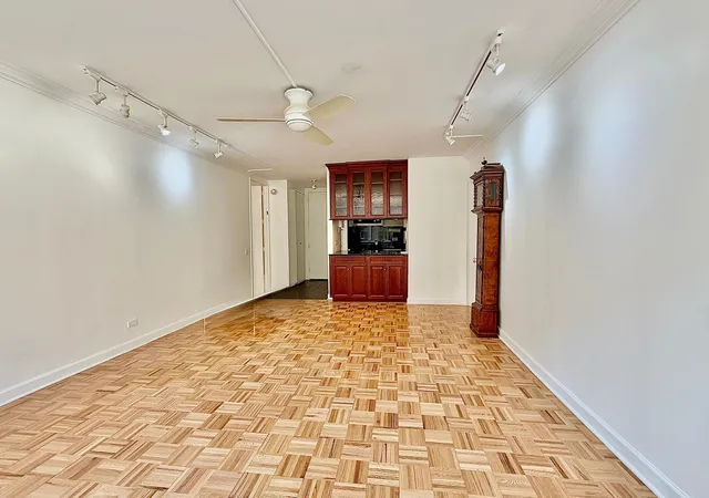 Listing Photo 2 - Condo for sale in building located at 250 W 89Th St, New York City, NY 10024 - Unit #4L