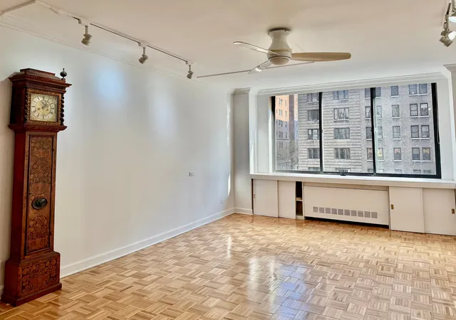 Listing Photo 3 - Condo for sale in building located at 250 W 89Th St, New York City, NY 10024 - Unit #4L