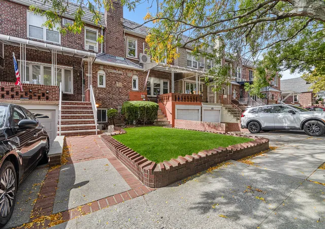 Photo 2 of Single family home for sale at 1736 E 33rd St, Brooklyn, NY 11234 | MLS# RLS20050393 | Listing updated on 2026-01-11