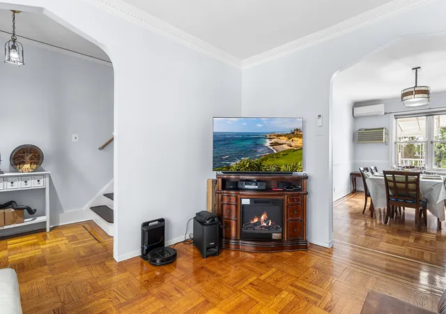 Photo 4 of Single family home for sale at 1736 E 33Rd St, Brooklyn, NY 11234 | MLS# RLS20050393 | Listing updated on 2026-01-11