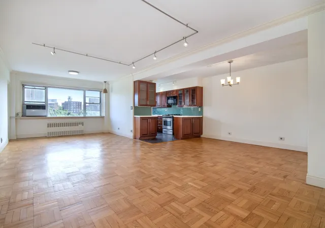 2nd image of 750 Kappock St #807, New York City, NY 10463 | MLS# RLS20050496