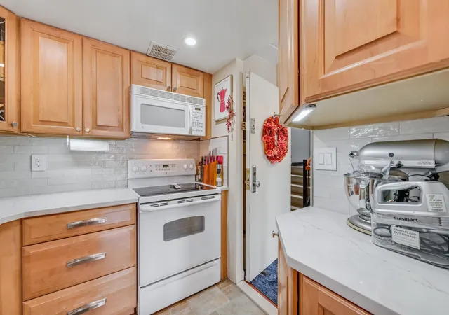 Photo 3 of House for sale at 9977 Shore Rd #11D, Brooklyn, NY 11209 | MLS# RLS20050508 | Listing updated on 2026-01-20