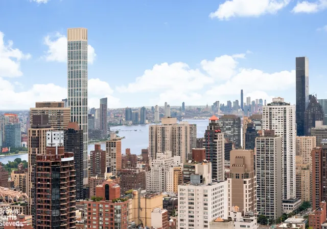 Photo 3 of House for sale at 200 E 69Th St #47THFLR, New York, NY 10021 | MLS# RLS20050618 | Listing updated on 2025-09-30