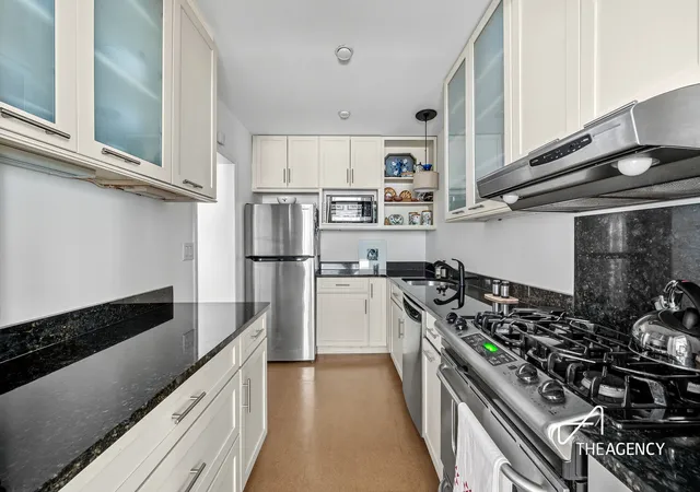 Photo 3 of Sale Pending at 36 Sutton Pl S #2D, New York City, NY 10022 | MLS# RLS20051059 | Listing updated on 2026-07-30