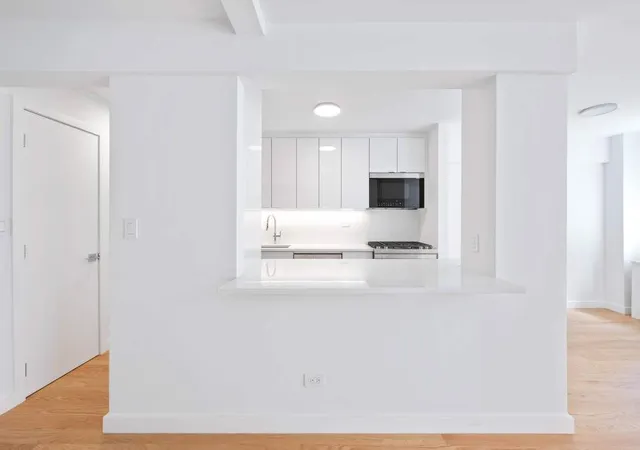 Photo 3 of House for sale at 425 E 63rd Street #E2E, New York, NY 10065 | MLS# RLS20051161 | Listing updated on 2025-12-07