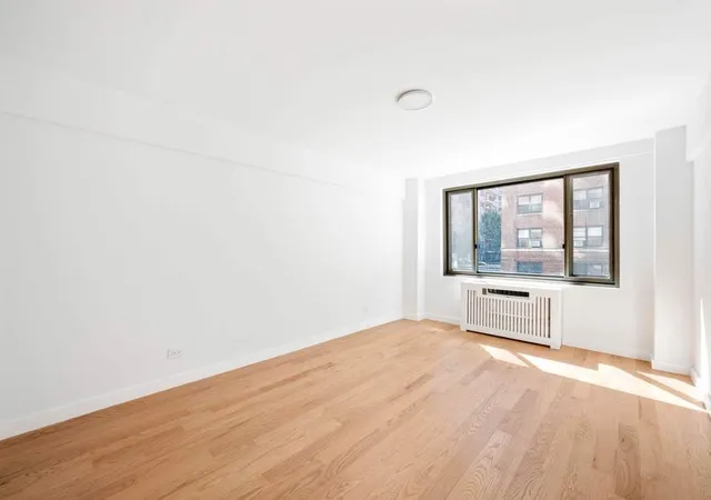 Photo 4 of House for sale at 425 E 63rd Street #E2E, New York, NY 10065 | MLS# RLS20051161 | Listing updated on 2025-12-07