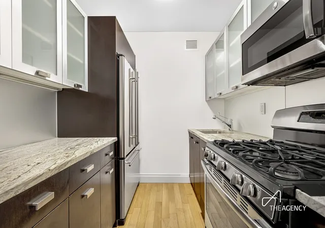 5th image of 212 E 47Th St #34C, New York City, NY 10017 | MLS# RLS20051318